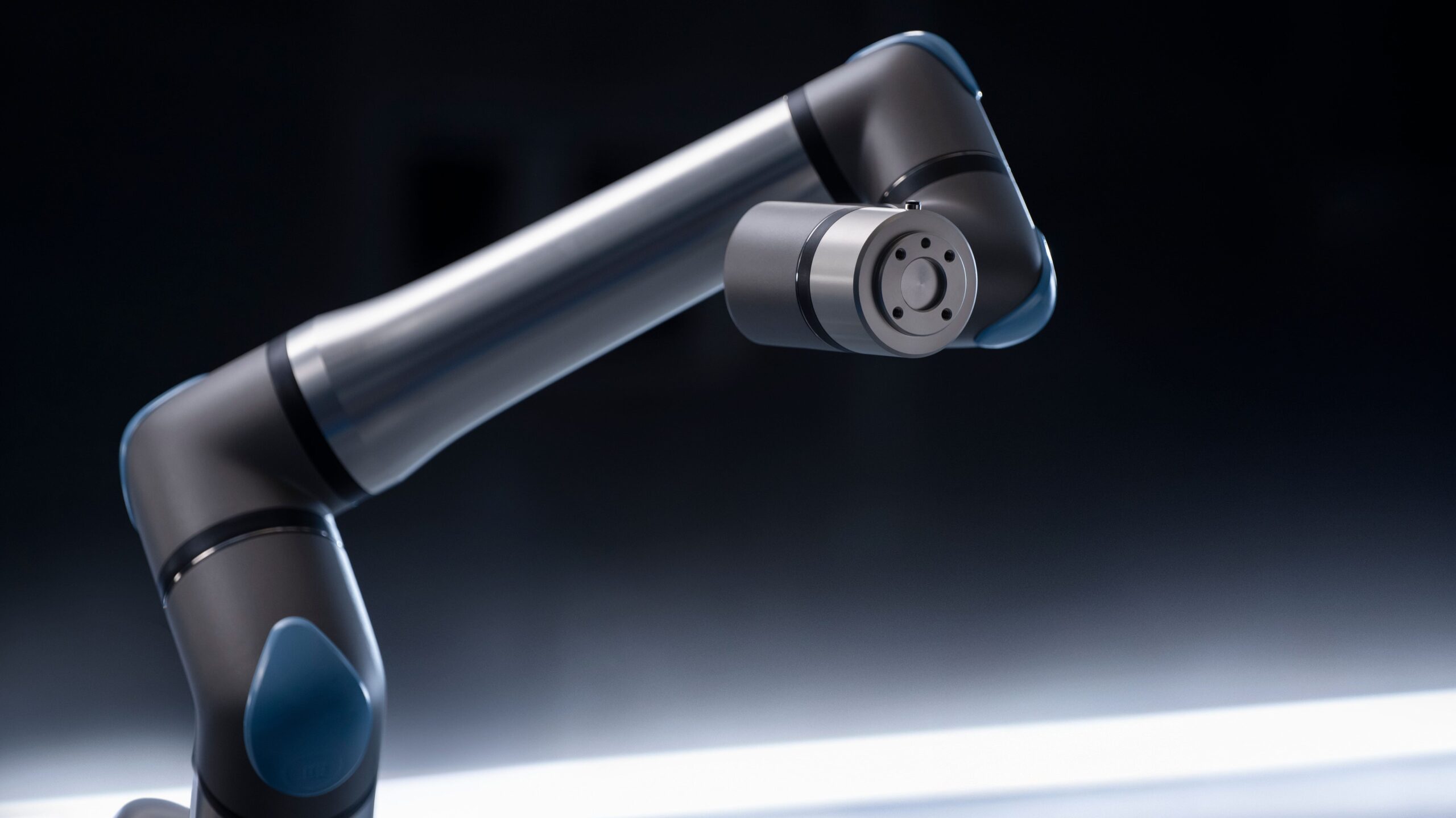Universal Robots presenta su cobot más rápido colaborativo.